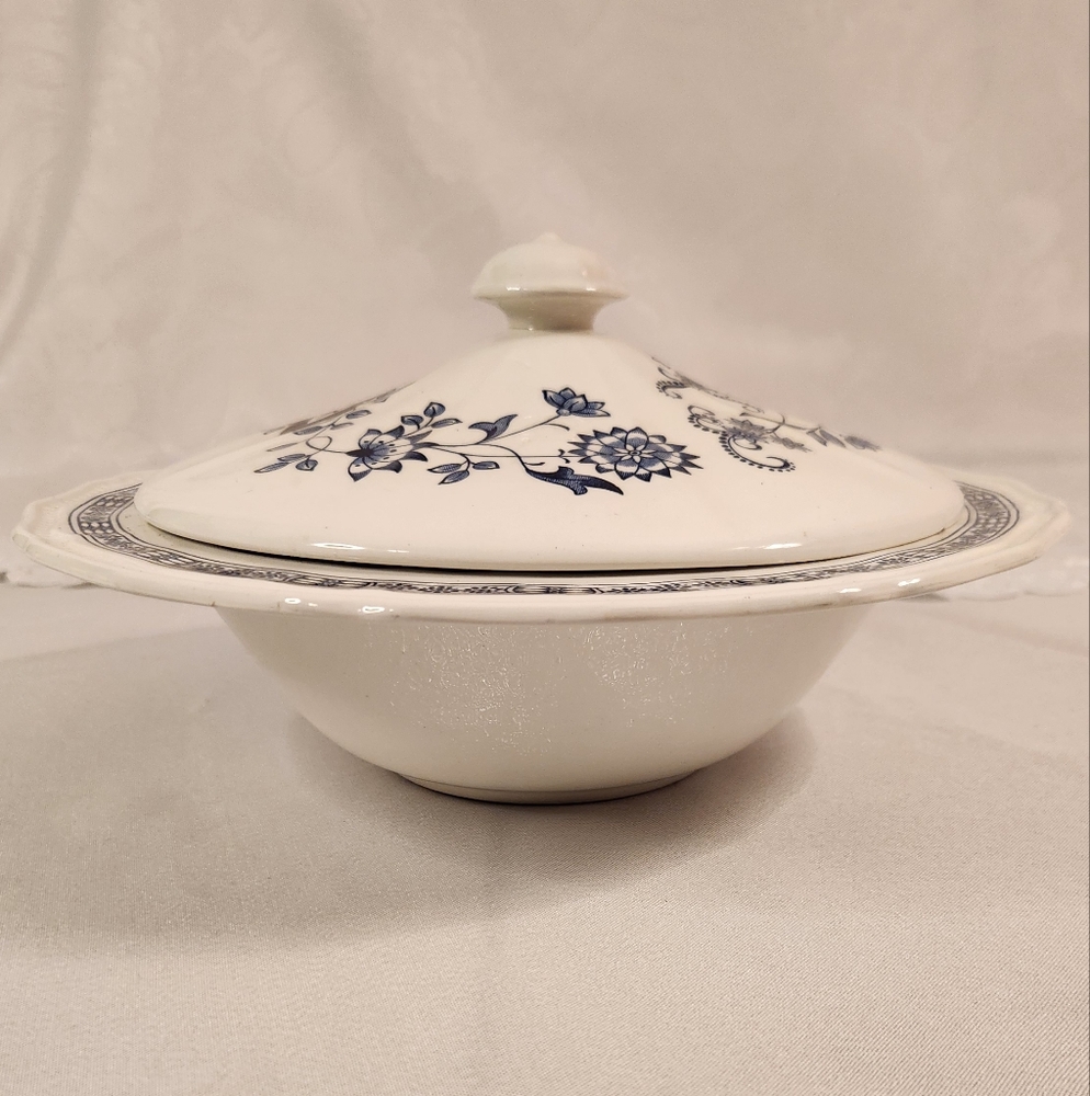 Staffordshire covered vegetable bowl